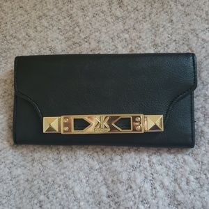 Kim Kardashian wallet